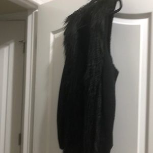 Knitted black vest with faux fur border
